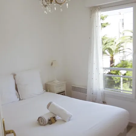 Beau 2 Pieces Au Centre De - Parking *